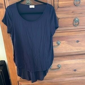 Wanna B Women’s Navy Blue High Low Top Size Large NWOT With Side Slits